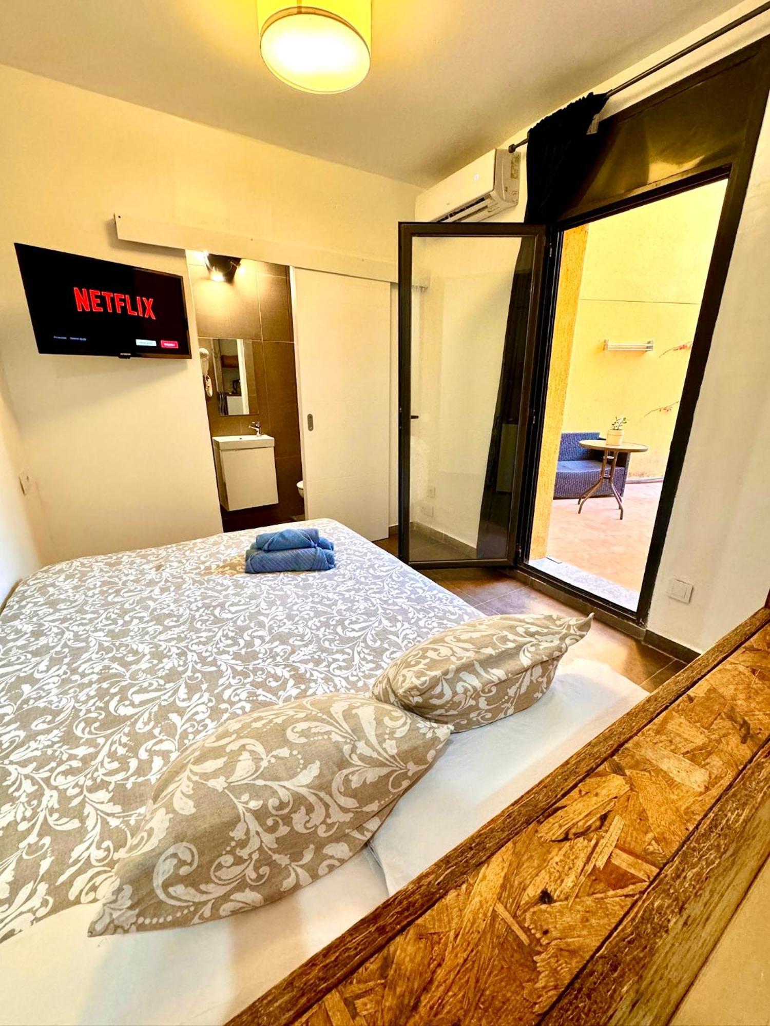 Mt Boutique Suites Y Apartamentos - Adults Only - Mataró Buitenkant foto
